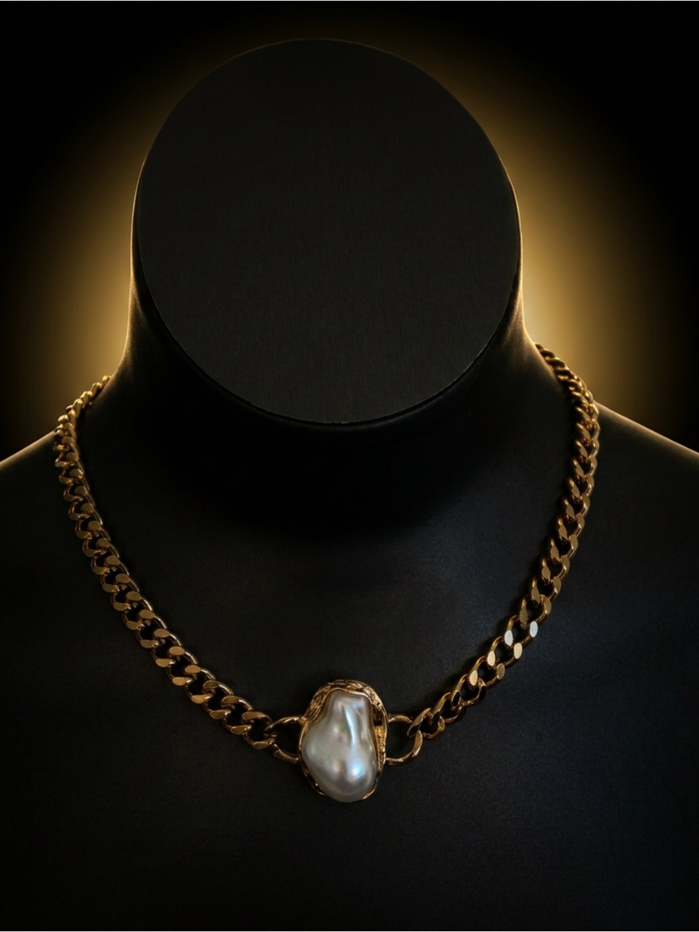 Golden Tone Chain Necklace with Baroque faux Pearl Pendant NWOT - Picture 3 of 3
